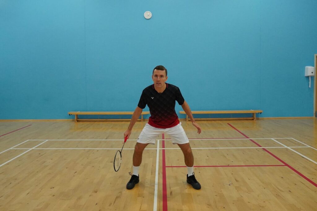 Side by side split step in badminton